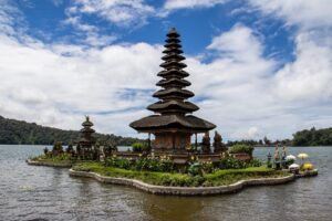 Pura Ulun Danu Bratan temple in trip to Bali - evoclimber