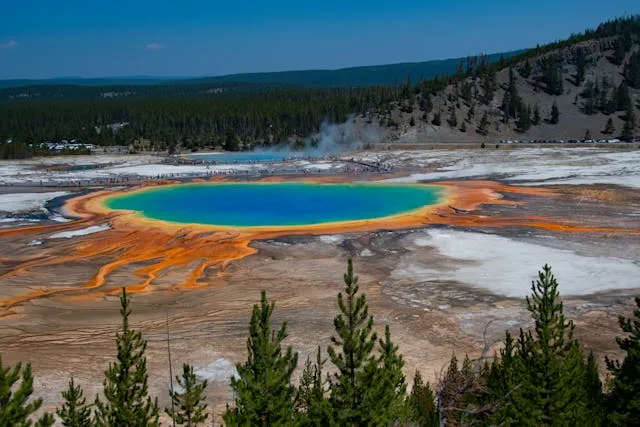 Best Time to Visit Yellowstone National Park